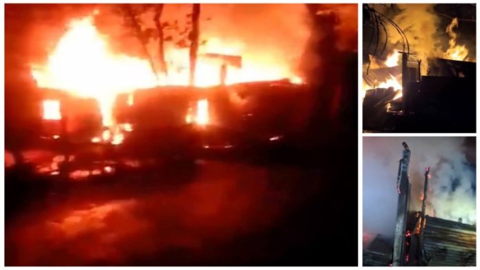 মতলব উত্তরে বসতঘরে আগুন, পুড়ে ছাই ৫ লাখ টাকার মালামাল