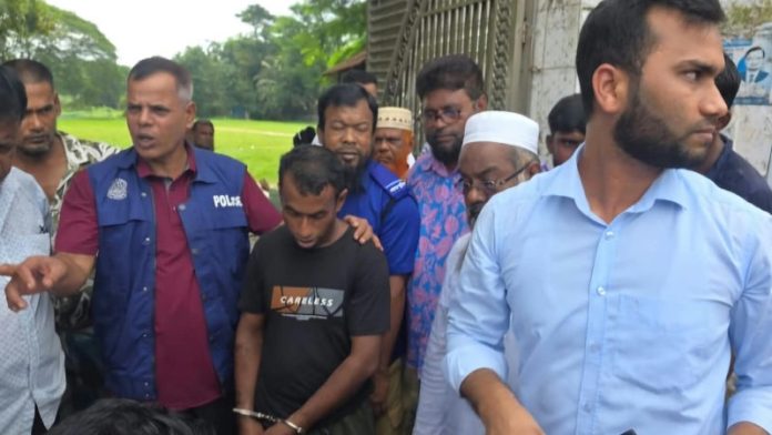 হাজীগঞ্জে স্কুলছাত্রীকে উত্যক্ত করায় ৩৮ বছরের বখাটের কারাদণ্ড