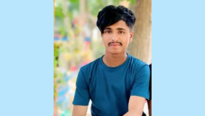 হাজীগঞ্জে ট্রাক-মোটরসাইকেল সংঘর্ষে যুবকের মৃত্যু, কিশোর গুরুতর আহত