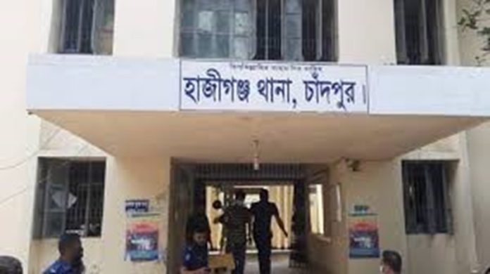 মোবাইল না দেওয়ায় মা-বাবার বিরুদ্ধে অভিযোগ নিয়ে থানায় স্কুলছাত্র