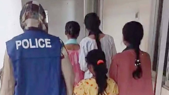 ‘স্বাধীনভাবে বাঁচতে’ ঘর ছাড়ে কুমিল্লার প্রাথমিকের চার ছাত্রী