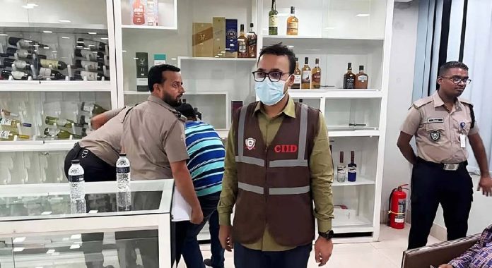 সালমান মুক্তাদিরের শ্বশুরের মদের চার গুদাম সিলগালা