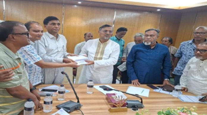 দুর্গাপূজায় বিএনপির নেতাকর্মীরা সার্বিক সহযোগিতা করবে: মমিনুল হক