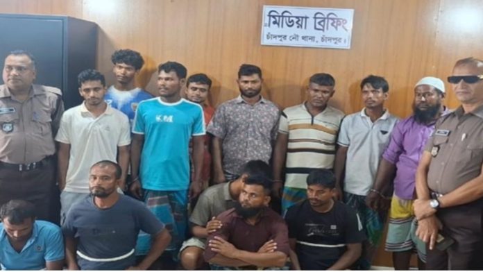 চাঁদপুরে মা ইলিশ অভিযানে ২১ জেলে গ্রেফতার, ৬ নৌকা জব্দ