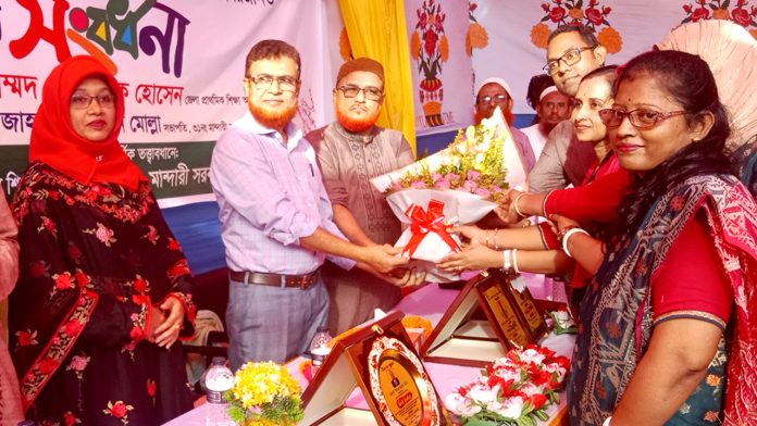 শাহমাহমুদপুরে শিক্ষক শাহনেওয়াজ খানের বিদায় সংবর্ধনা