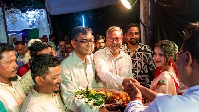 মহামায়ায় শারদীয় দুর্গাপূজায় পূজামণ্ডপ পরিদর্শনে বিএনপি নেতৃবৃন্দ