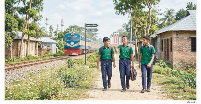 বাসা থেকে বেরিয়ে বন্ধুদের সঙ্গে ঘুরে দুপুরে ফিরল হাসিব