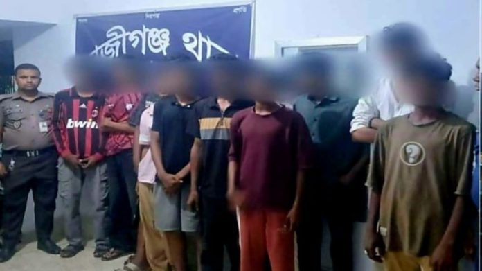 হাজীগঞ্জে রাতে পুলিশের অভিযানে ১১ কিশোর আটক, মুচলেকায় অভিভাবকের জিম্মায় মুক্তি