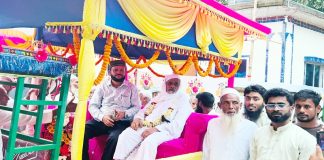 মসজিদের বিদায়ী খতিবের প্রতি এমন সম্মান প্রশংসাব্যঞ্জক মসজিদের বিদায়ী খতিবের প্রতি এমন সম্মান প্রশংসাব্যঞ্জক