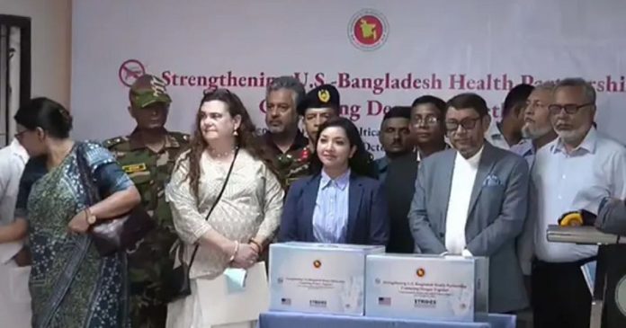 বাংলাদেশকে ডেঙ্গু পরীক্ষার পাঁচ লাখ কিট দিল যুক্তরাষ্ট্র